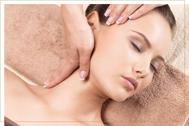 粘膜、筋肉に働きかける、デコルテ•背中用のマッサージオイル。